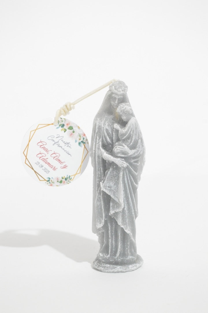 Virgen de pie con Jesús